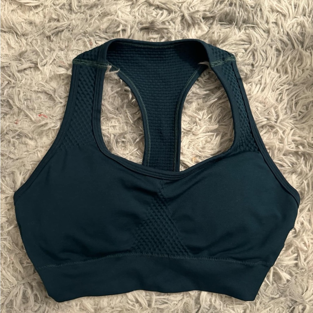 Alphalete sports bra
